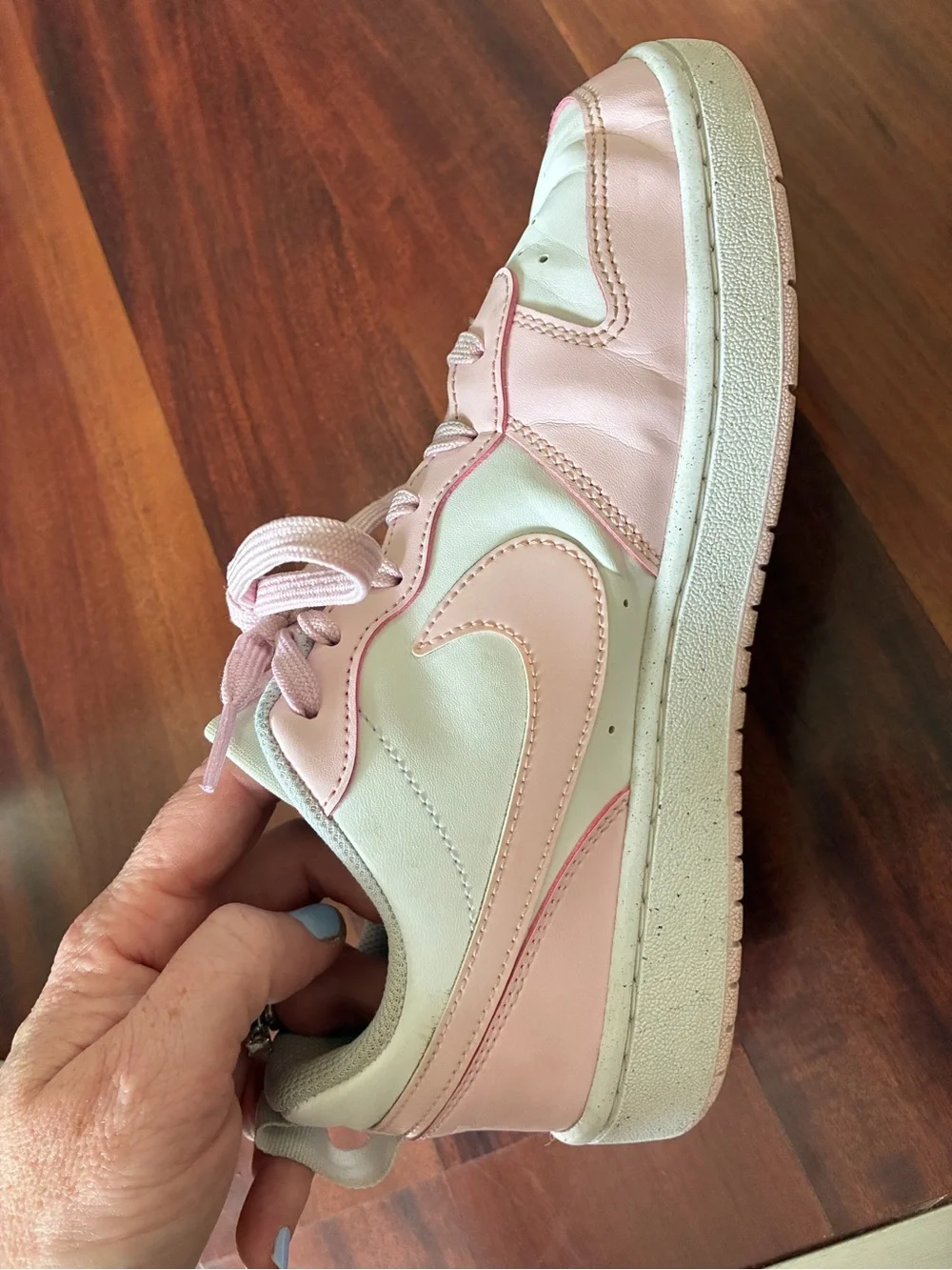 Nike Court Borough Low 2 SE (GS) in the White/Pink Foam 7Y